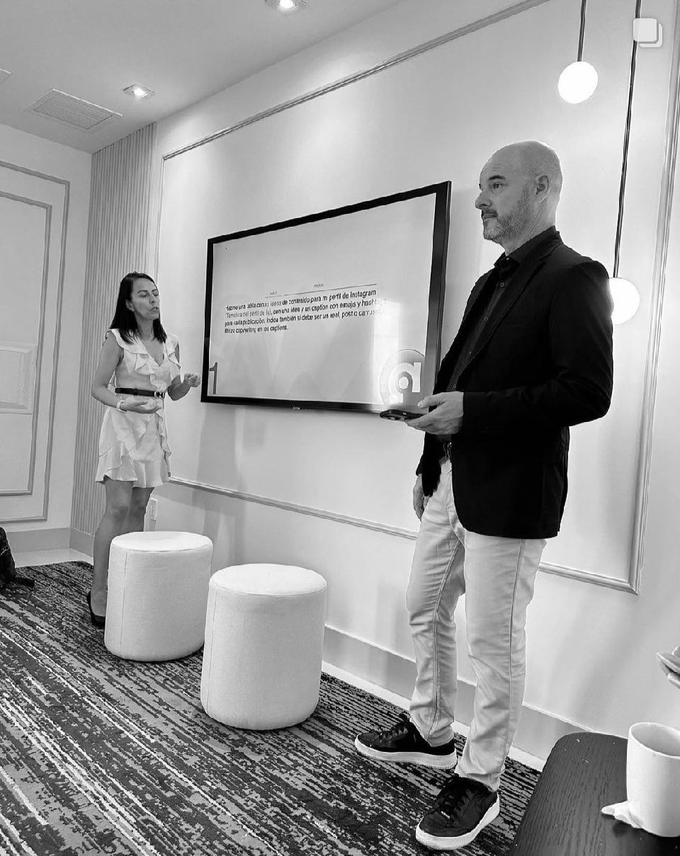 Iván y Carolina, en acción: fotografía de la presentación de Anuncio Campus